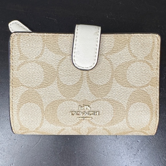 Coach Cream and Tan Signature Wallet - Picture 1 of 8